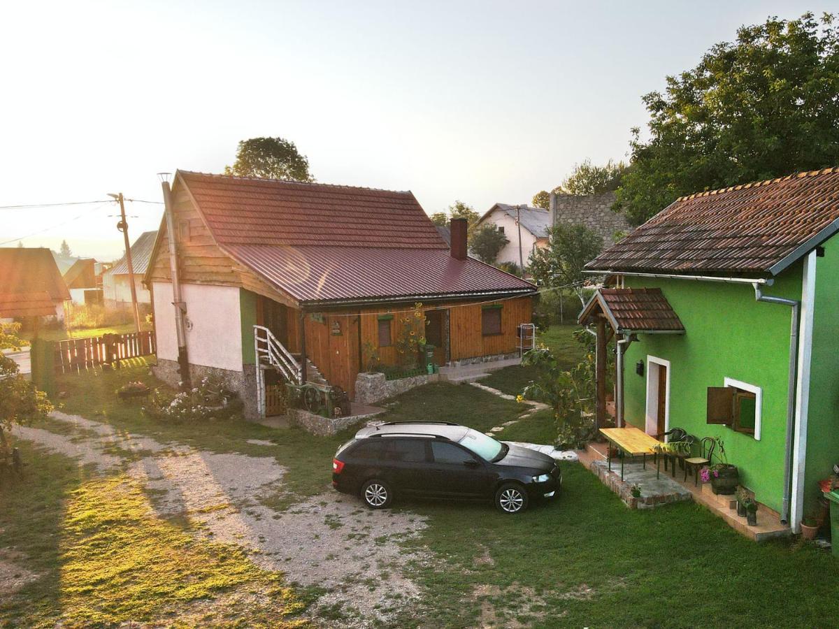 Ferienwohnung Ivona - Kuca Za Odmor Perusic - Stara Lika Exterior foto