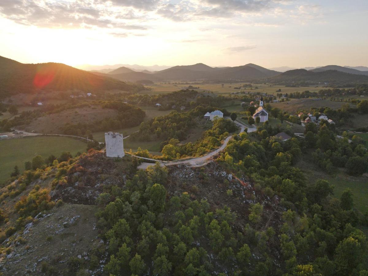 Ferienwohnung Ivona - Kuca Za Odmor Perusic - Stara Lika Exterior foto