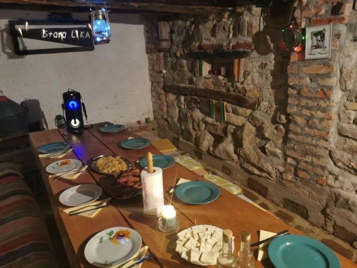 Ferienwohnung Ivona - Kuca Za Odmor Perusic - Stara Lika Exterior foto