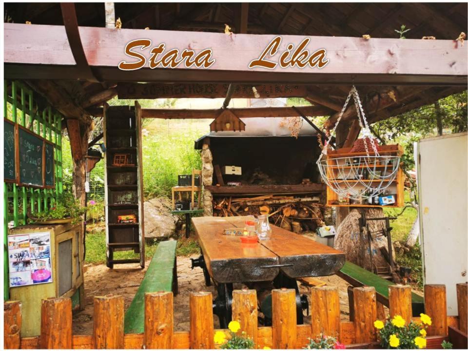 Ferienwohnung Ivona - Kuca Za Odmor Perusic - Stara Lika Exterior foto