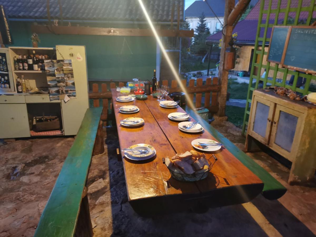Ferienwohnung Ivona - Kuca Za Odmor Perusic - Stara Lika Exterior foto
