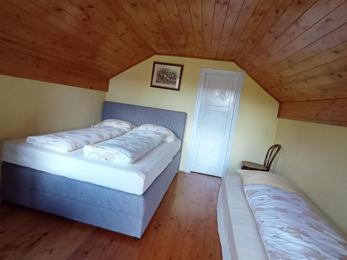 Ferienwohnung Ivona - Kuca Za Odmor Perusic - Stara Lika Exterior foto